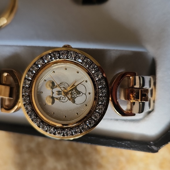 Nib!! Mickey Mouse watch set - Picture 3 of 10